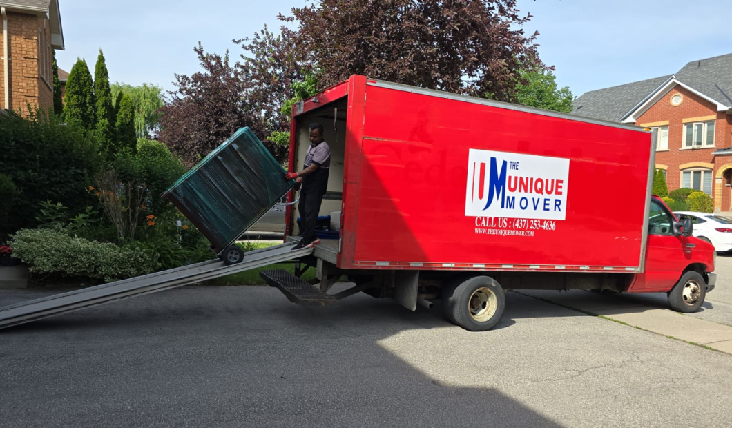 Things do not forget before  booking a moving company